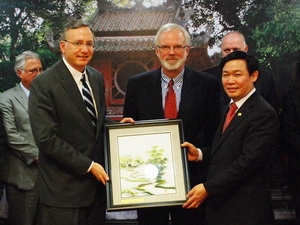 ວິສາຫະກິດ ອາເມລິກາ ຊອກຫາກາລະໂອກາດລົງທຶນເຂົ້າ ຫວຽດນາມ